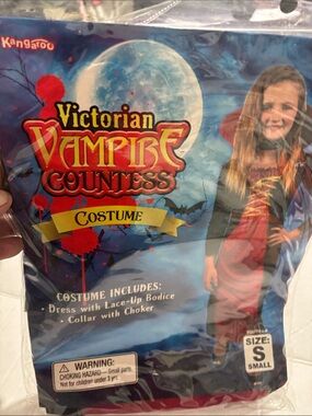 kangaROOS Victorian Vampire Countess Costume - Red & Black
Size small 4–6